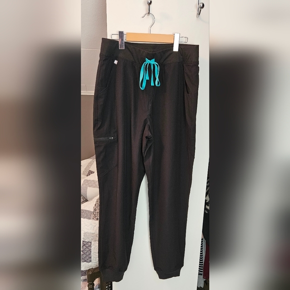 FIGS JOGGERS BLACK FREEX LINED L/T - Picture 8 of 12